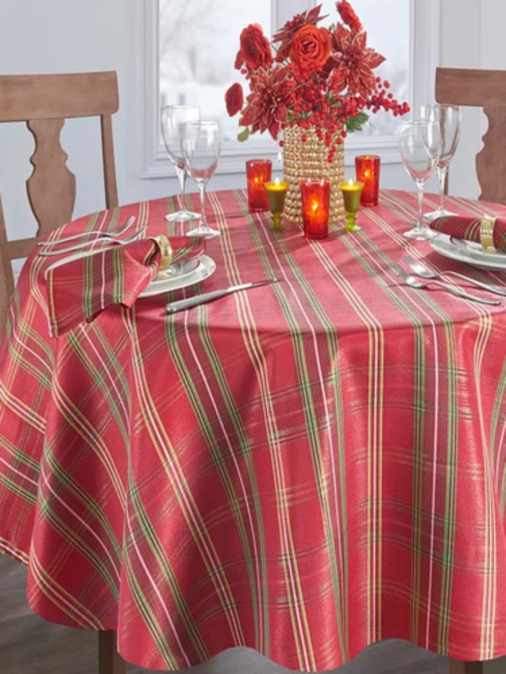 Elrene Shimmering Plaid 70" Round Tablecloth